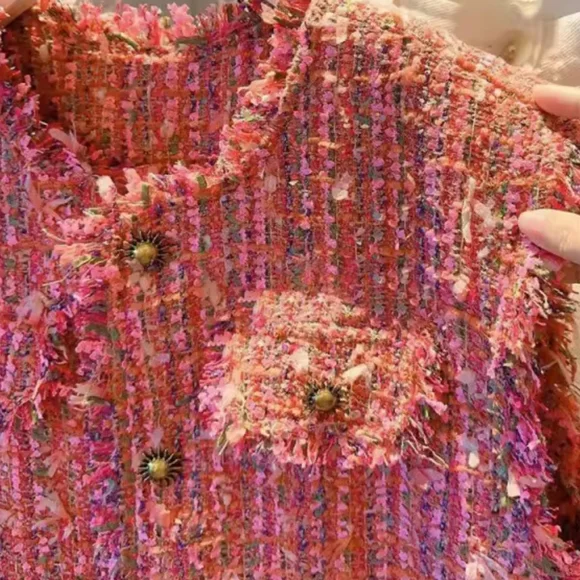 Chic Pink Tweed Vest